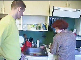 Порно игри мојот прв учител зрели и момче 7 - дел 1 ебат спиење порно видео